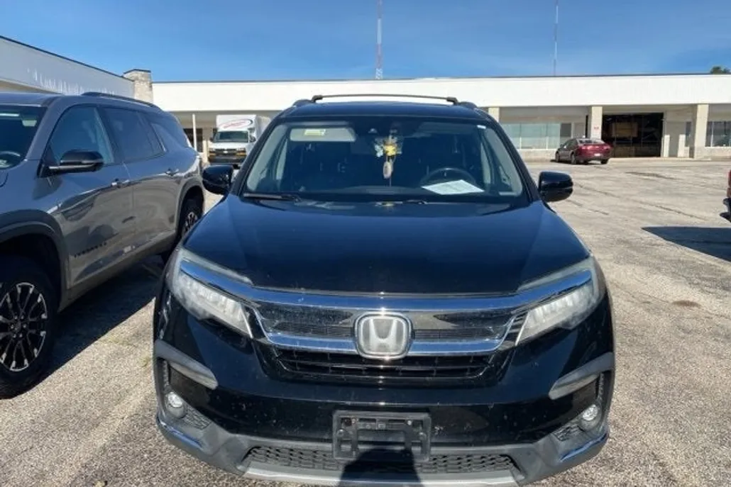 2020 Honda Pilot Touring photo 1