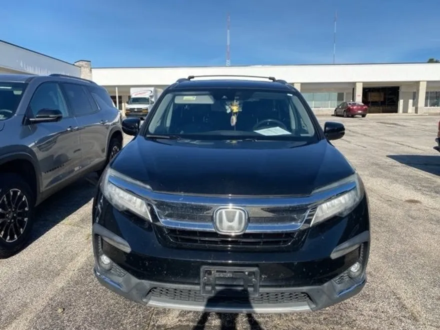 2020 Honda Pilot Touring photo 1