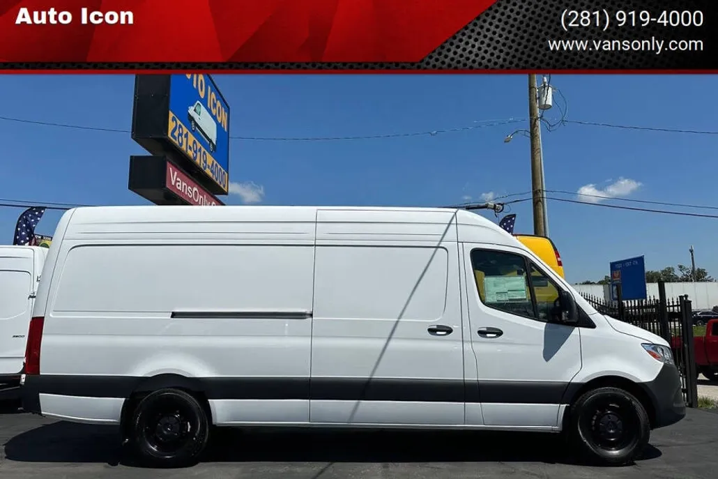 2025 Mercedes Benz Sprinter 2500 photo 1