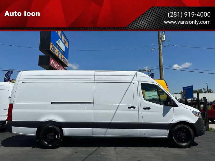 2025 Mercedes Benz Sprinter 2500 photo 1