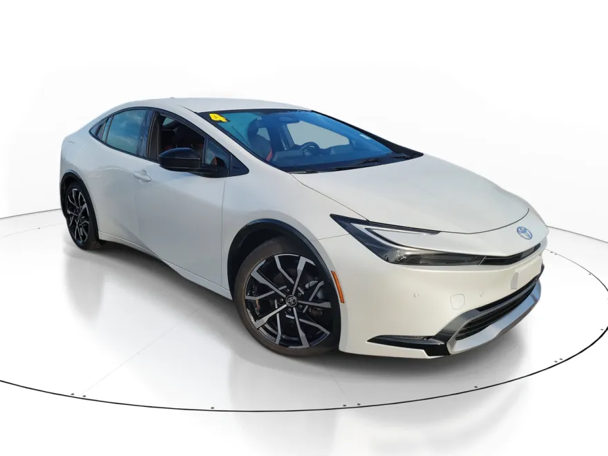 2024 Toyota Prius Prime XSE photo 1