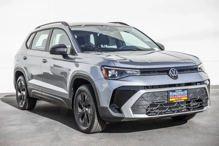 2025 Volkswagen Taos S photo 1