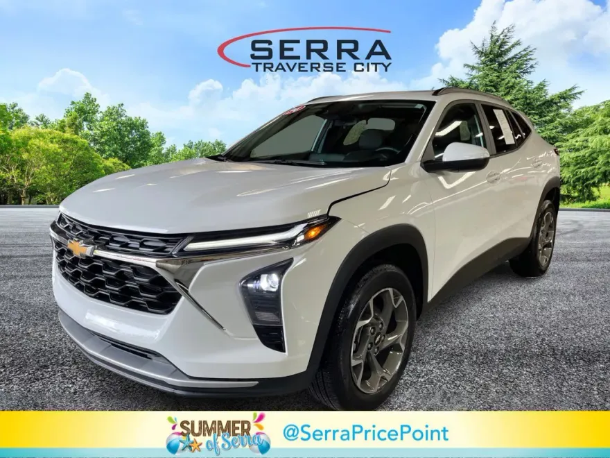 2024 Chevrolet Trax LT photo 1