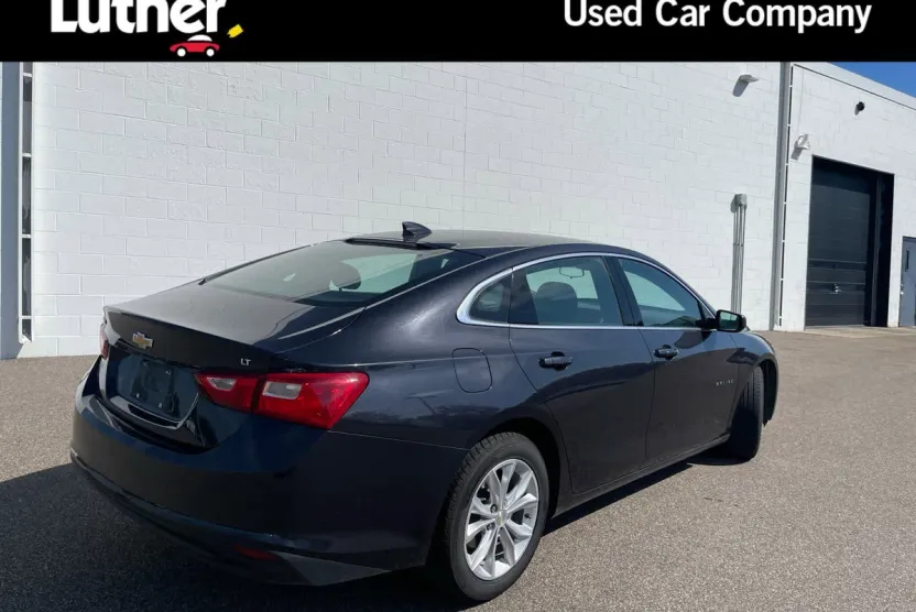 2023 Chevrolet Malibu 1LT photo 1