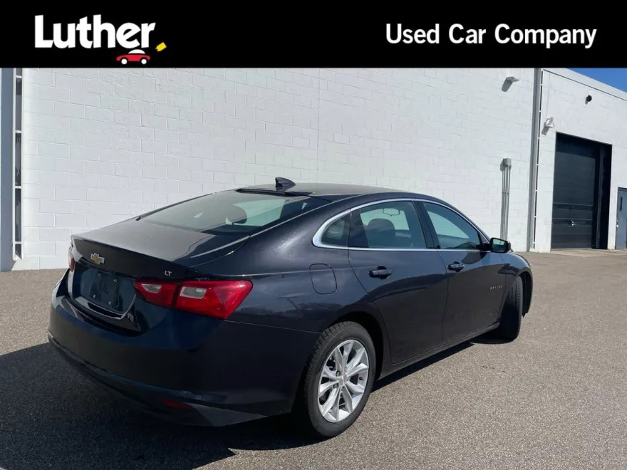 2023 Chevrolet Malibu 1LT photo 1