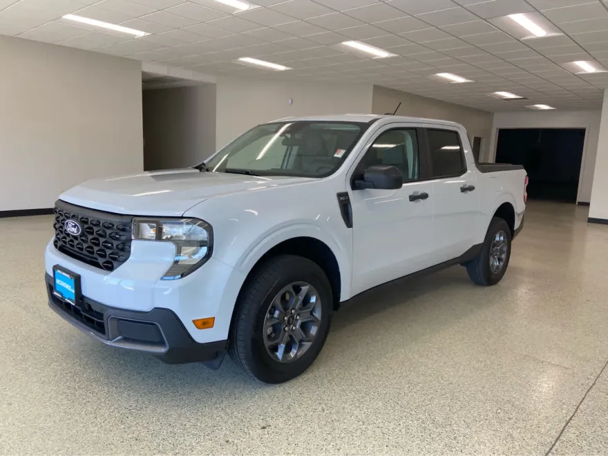 2025 Ford Maverick XLT photo 1