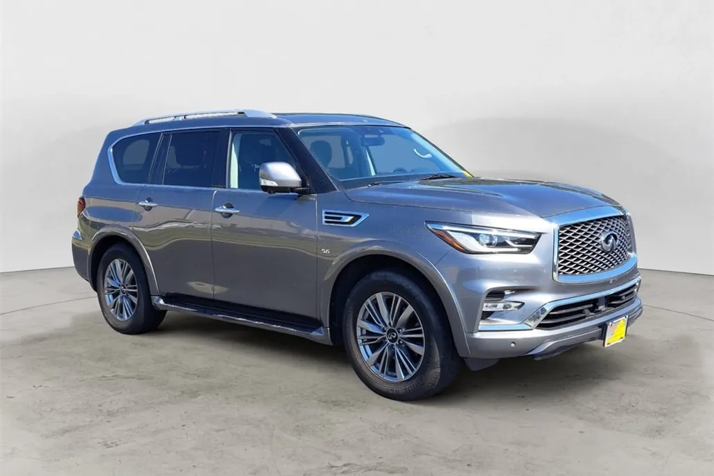 2020 Infiniti QX80 Luxe photo 1