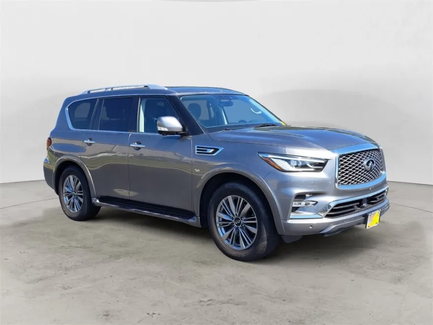 2020 Infiniti QX80 Luxe photo 1