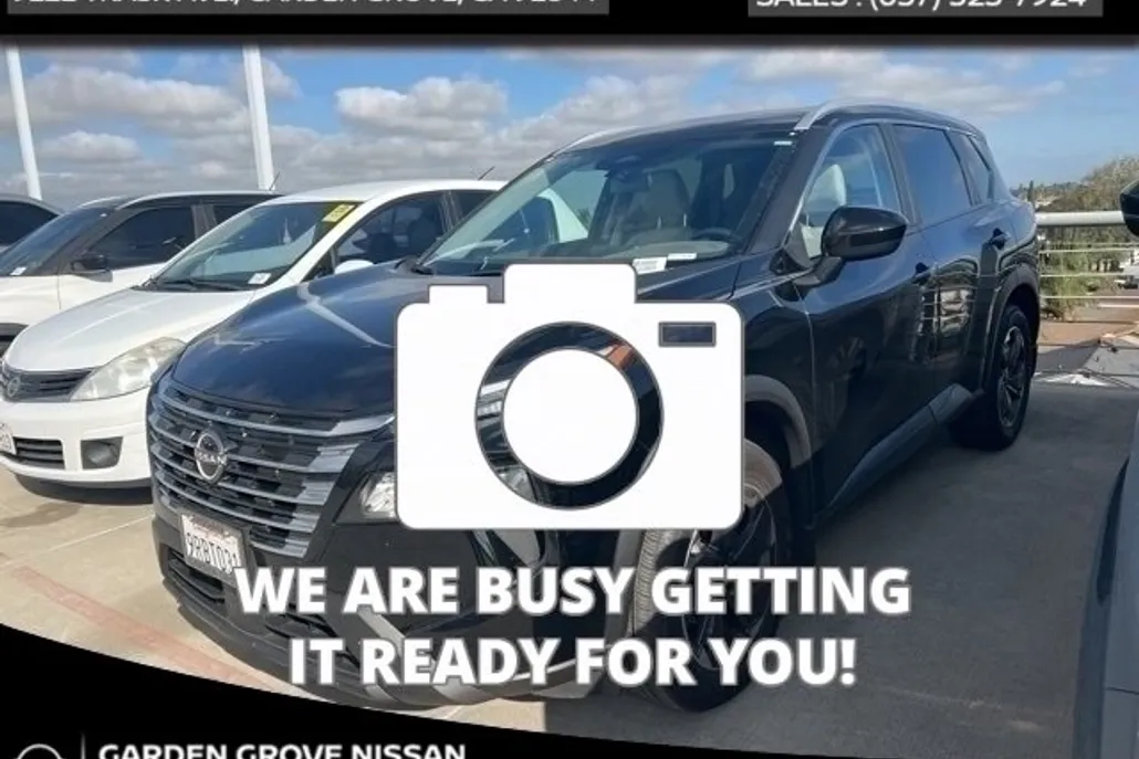 2024 Nissan Rogue SV photo 1