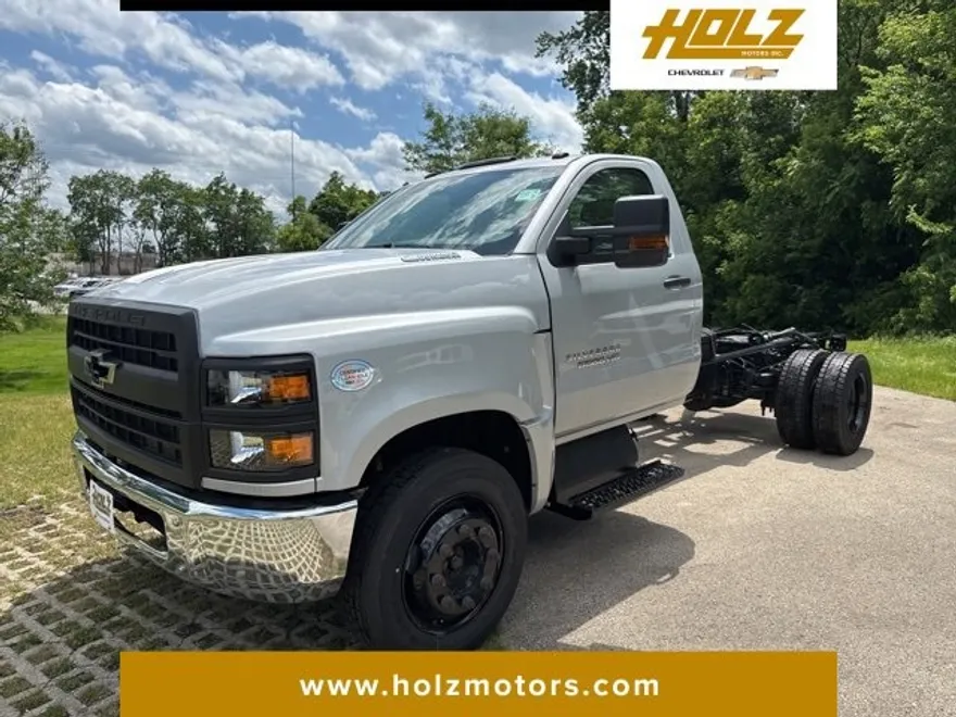 2024 Chevrolet Silverado 5500HD Work Truck photo 1