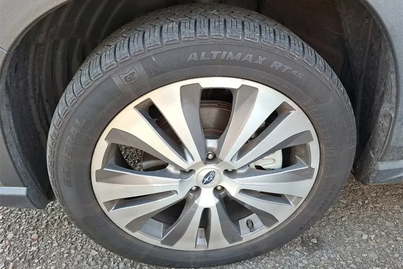 2022 Subaru Ascent Touring photo 1