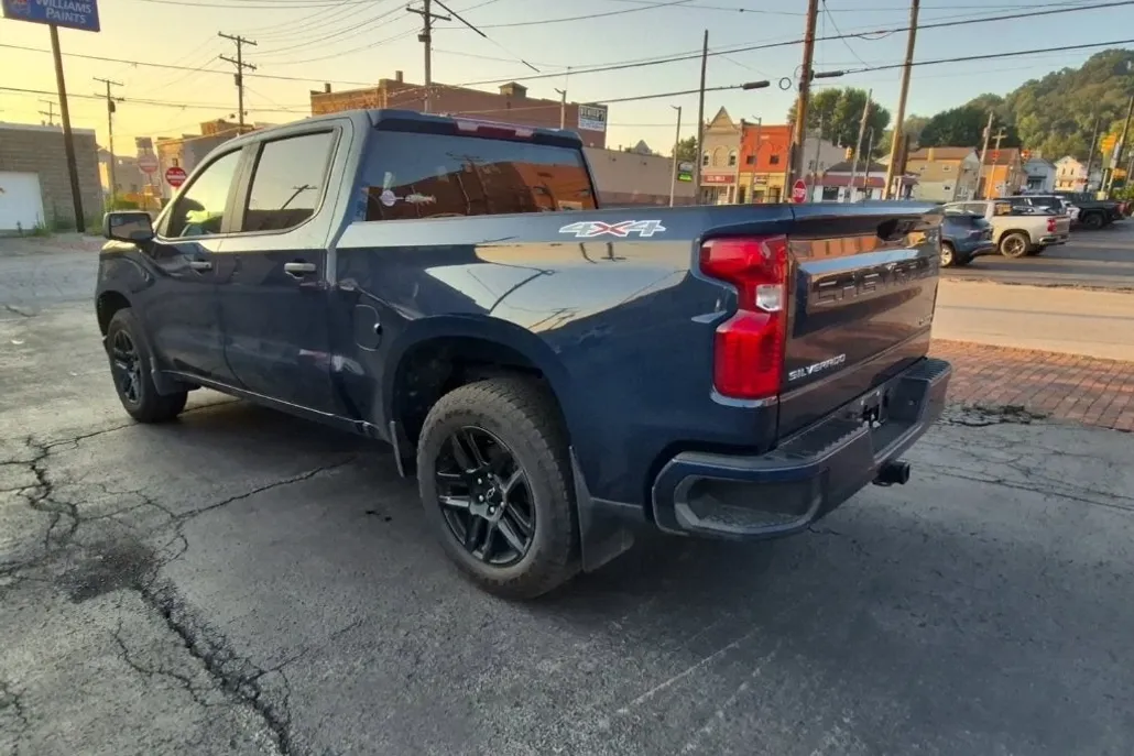 2022 Chevrolet Silverado 1500 Custom photo 1