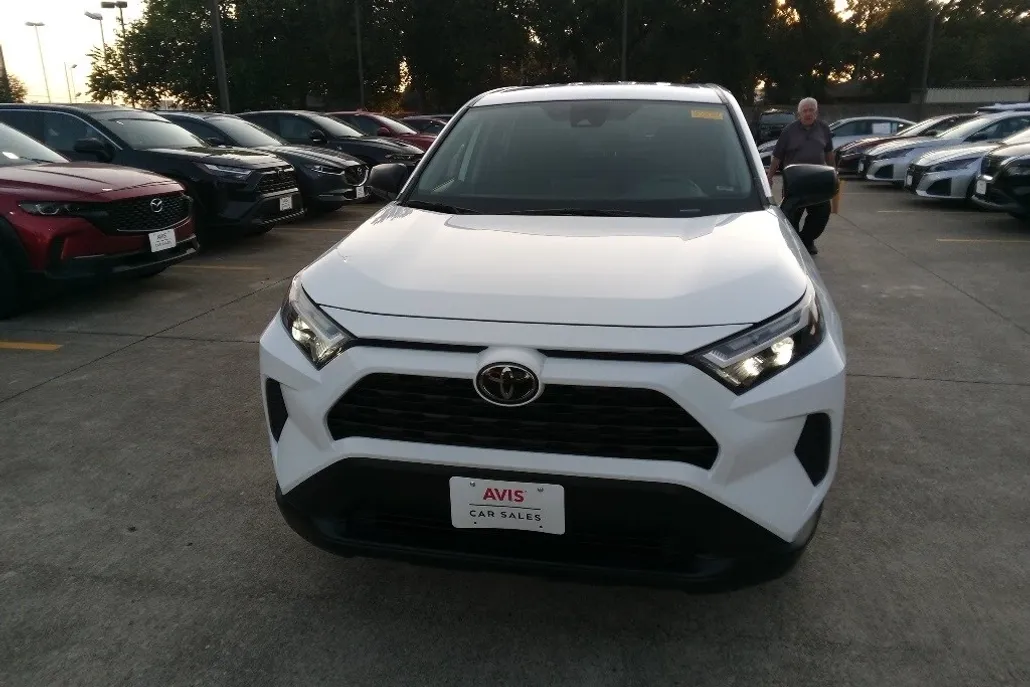 2025 Toyota RAV4 LE photo 1