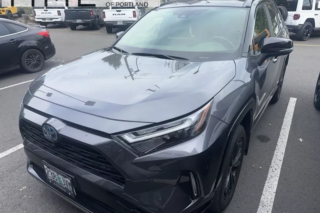 2023 Toyota RAV4 XSE photo 1