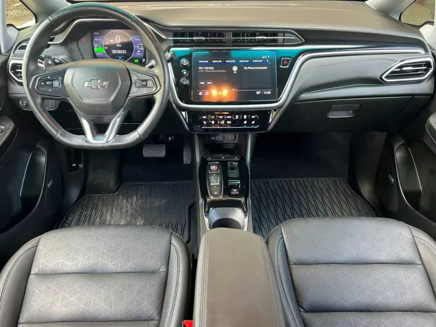 2023 Chevrolet Bolt EV 2LT photo 1
