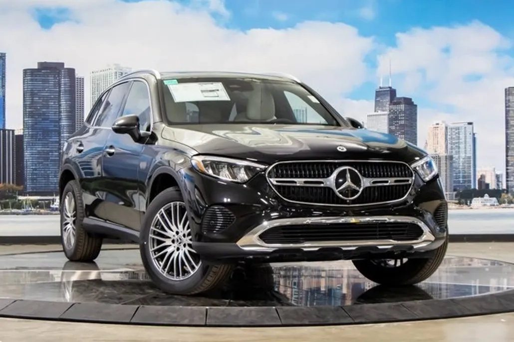 2025 Mercedes Benz GLC 300 4MATIC photo 1