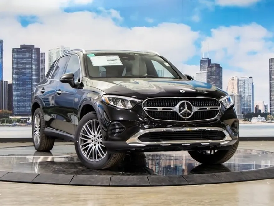 2025 Mercedes Benz GLC 300 4MATIC photo 1