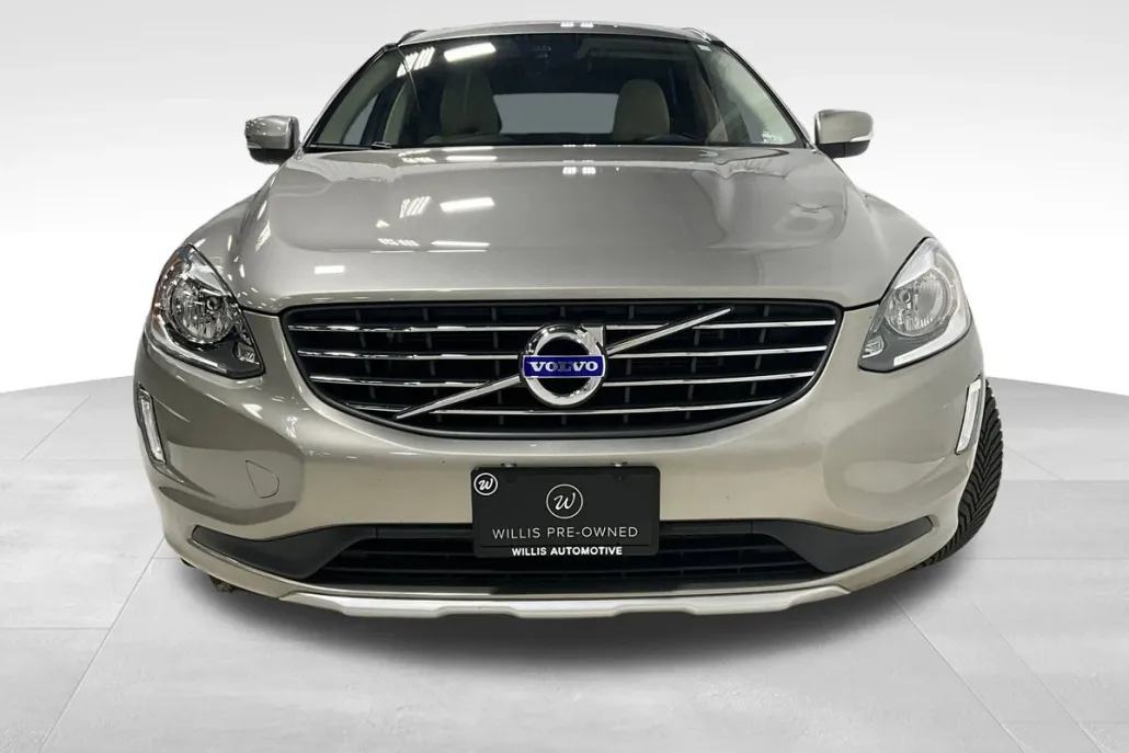 2015 Volvo XC60 Premier R-Design photo 1