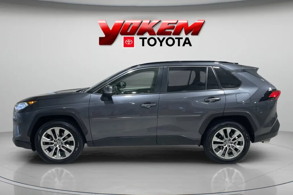 2020 Toyota RAV4 XLE Premium photo 1