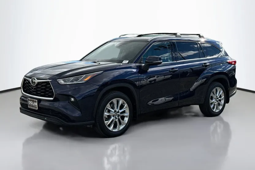 2022 Toyota Highlander Limited photo 1
