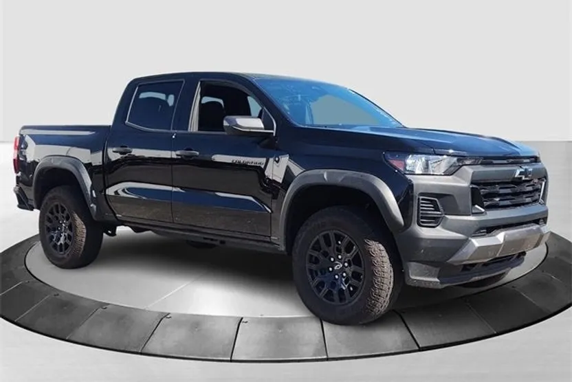 2025 Chevrolet Colorado Trail Boss photo 1