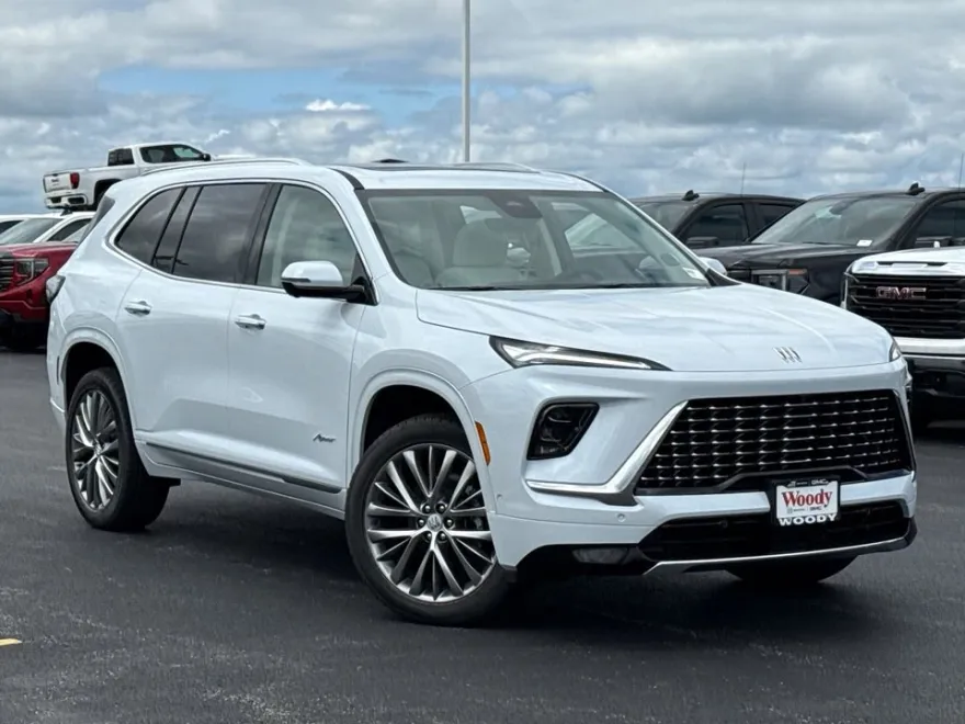 2026 Buick Enclave Avenir photo 1