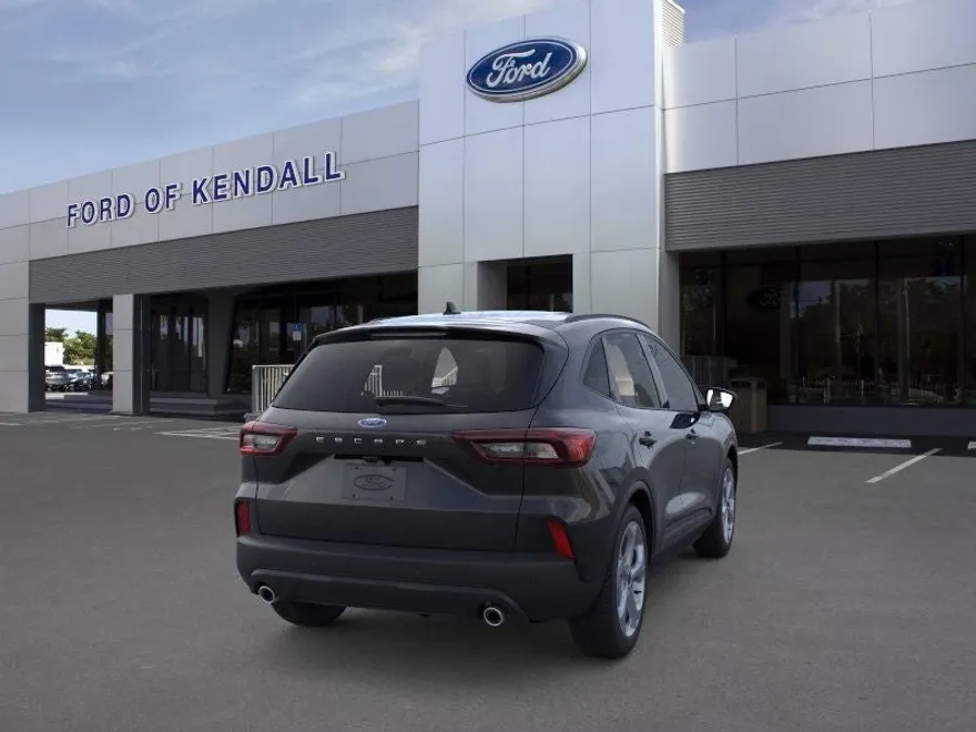 2025 Ford Escape ST-Line photo 7