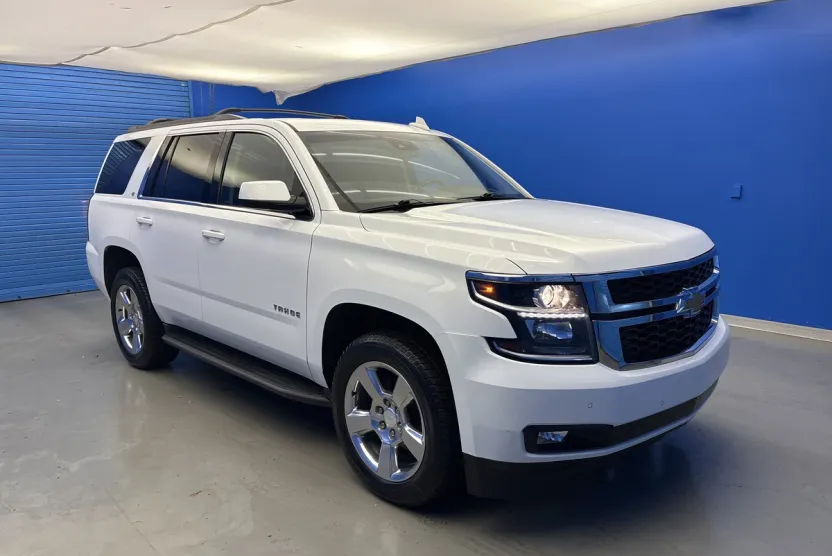 2017 Chevrolet Tahoe LT photo 1