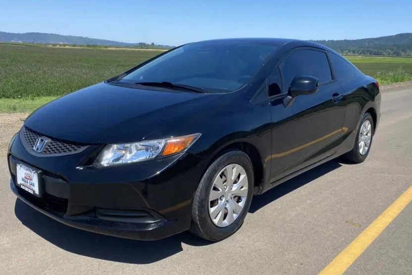 2012 Honda Civic LX photo 1