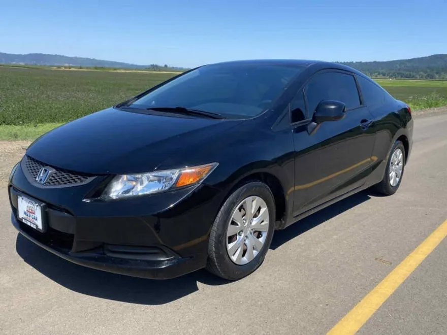 2012 Honda Civic LX photo 1