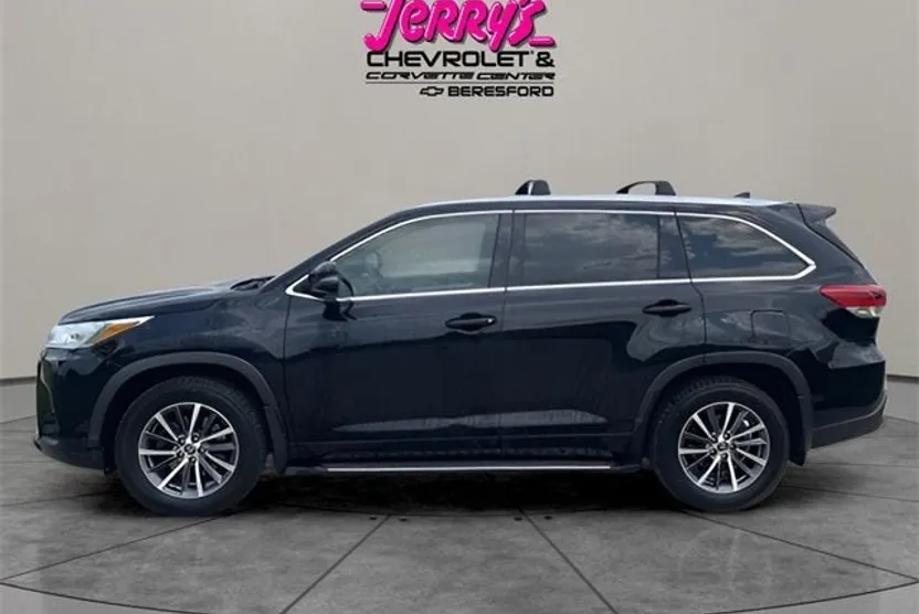 2018 Toyota Highlander SE photo 1