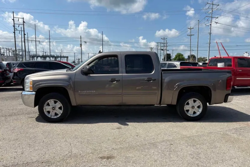 2012 Chevrolet Silverado 1500 LT photo 1