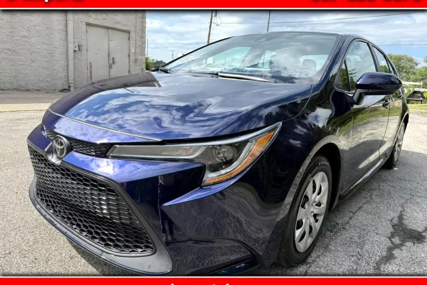 2020 Toyota Corolla LE photo 1