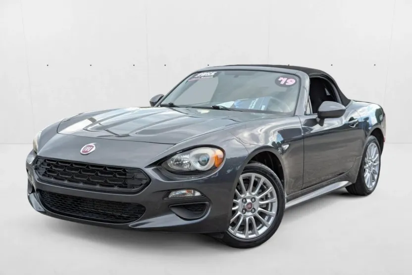 2019 Fiat 124 Spider Classica photo 1