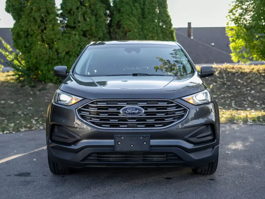 2019 Ford Edge SE photo 1