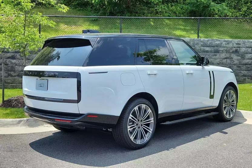 2025 Land Rover Range Rover SE photo 1