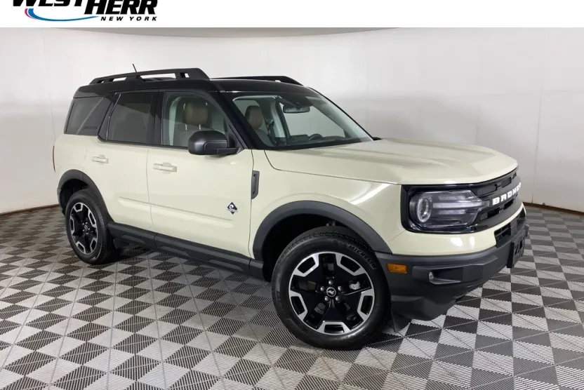 2024 Ford Bronco Sport Outer Banks photo 1
