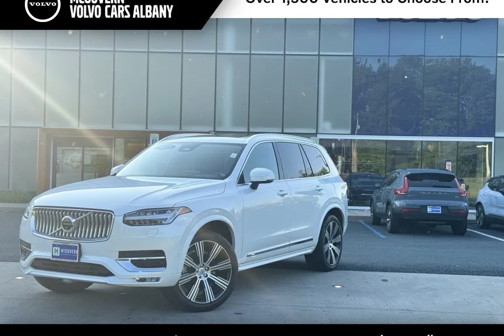 2025 Volvo XC90 Plus photo 1