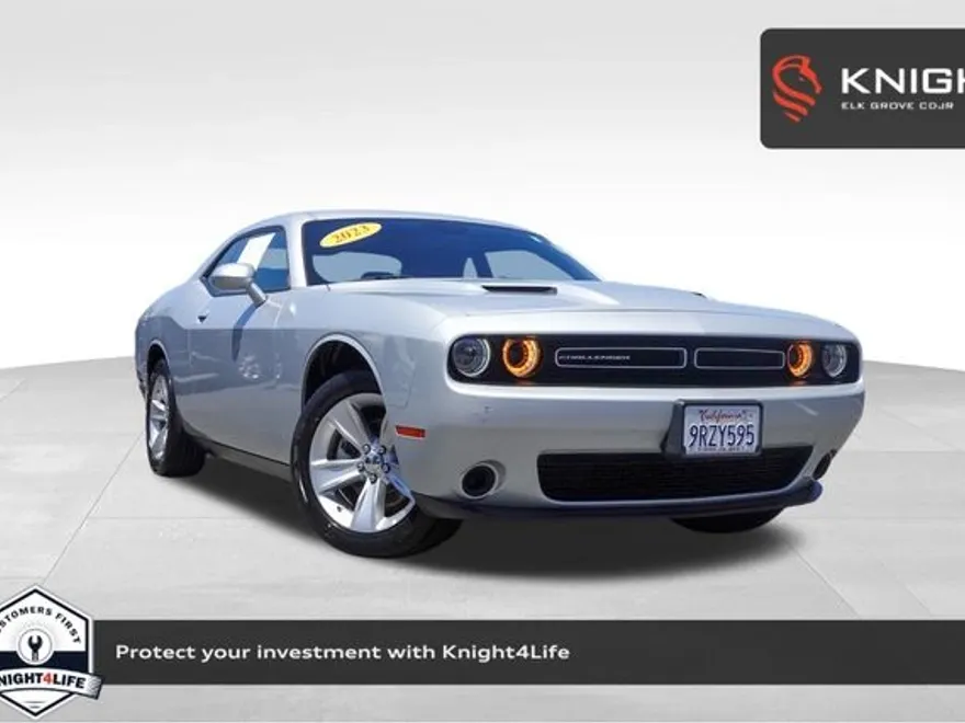 2023 Dodge Challenger SXT photo 1