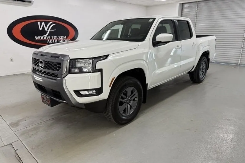 2025 Nissan Frontier Crew Cab SV photo 1