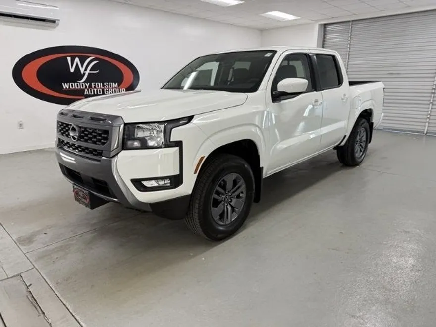 2025 Nissan Frontier Crew Cab SV photo 1