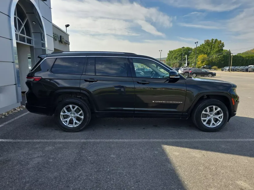 2022 Jeep Grand Cherokee Limited photo 1