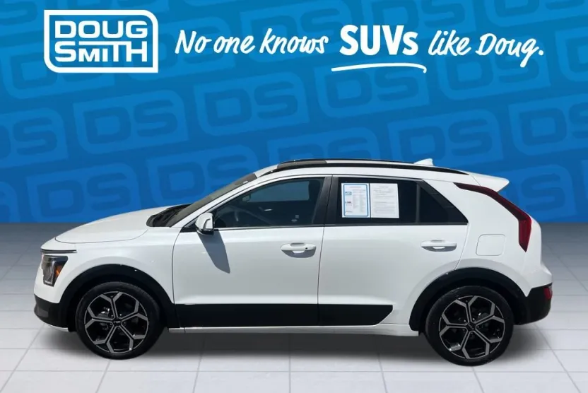 2023 Kia Niro EX Touring photo 1