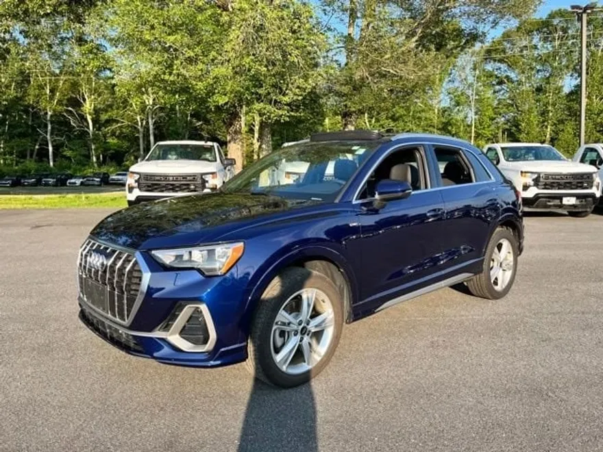 2022 Audi Q3 S line Premium photo 1