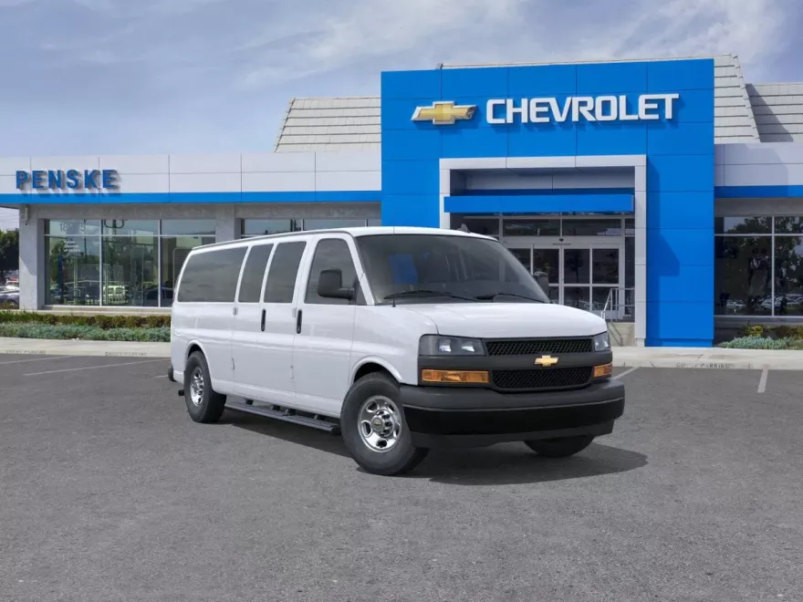 2025 Chevrolet Express Passenger 3500 photo 1