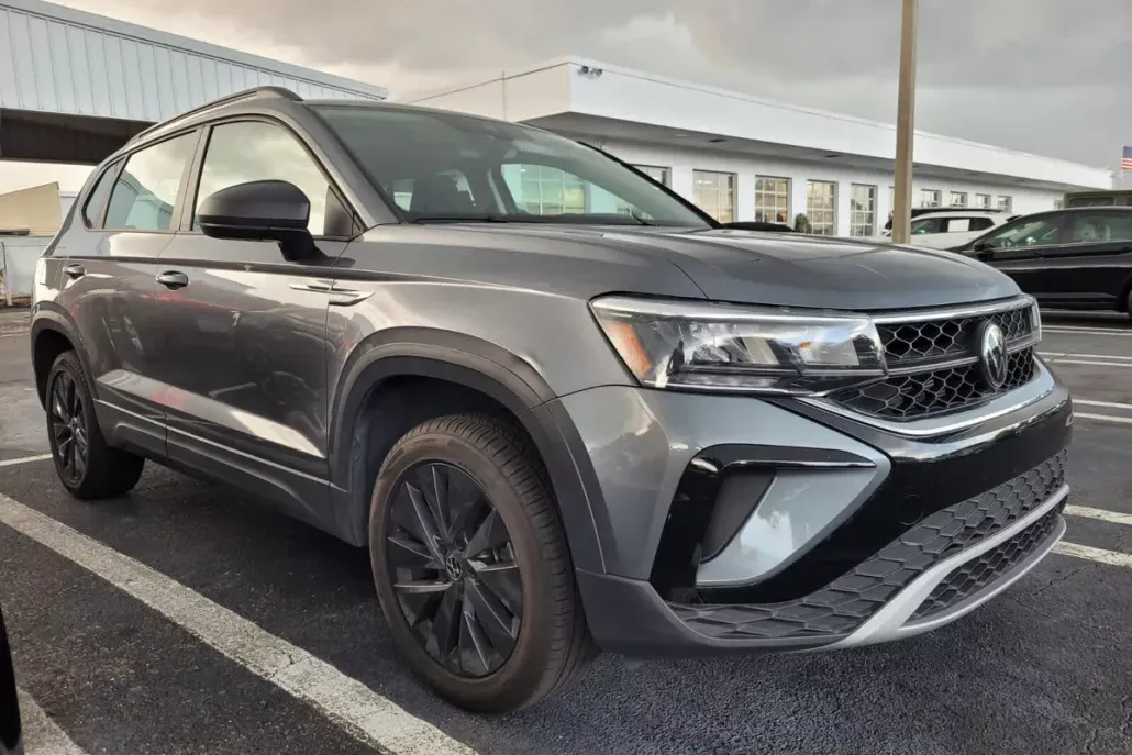 2024 Volkswagen Taos S photo 1
