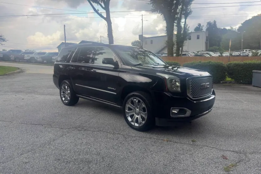 2017 Gmc Yukon Denali photo 1