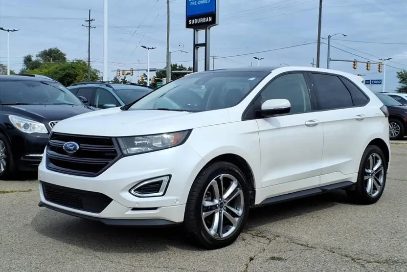2016 Ford Edge Sport photo 1