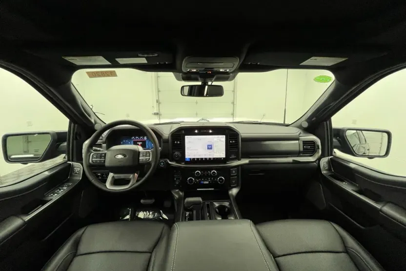 2025 Ford F-150 Lariat photo 1