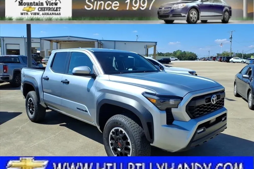 2024 Toyota Tacoma 4x4 TRD photo 1